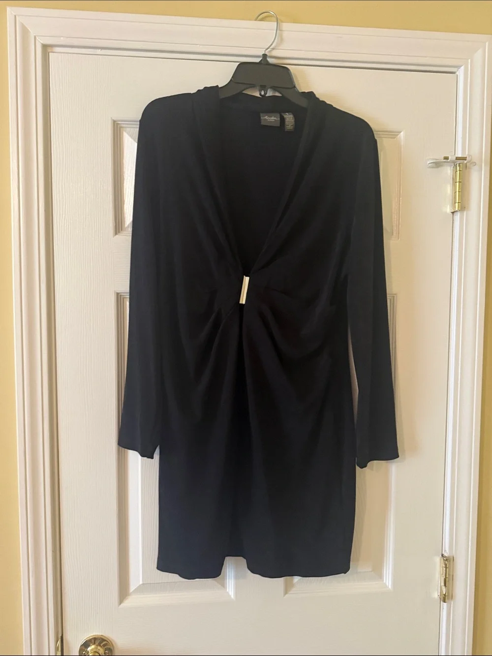 Chico’s Travelers Black Twist-Front Long Sleeve Cardigan